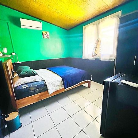 Chambre Privee 2 - Case Creole Le Mistral,Chez Kevin Saint-André Exterior foto